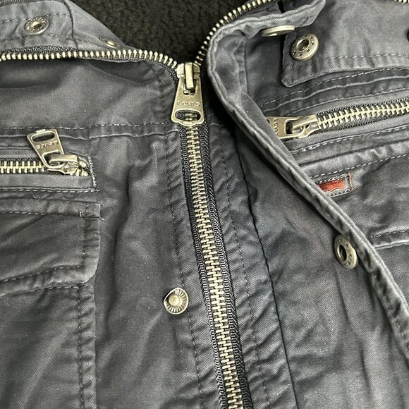 Levi's Jacket Mens M Black Sherpa Lined Utility Field Zip Snap Cargo Pockets - Picture 5 of 12